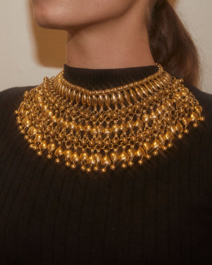 Collier plastron XXL Aurélie Bidermann à louer