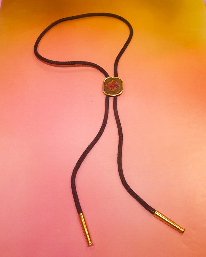Bolo Tie médaillon en cuir