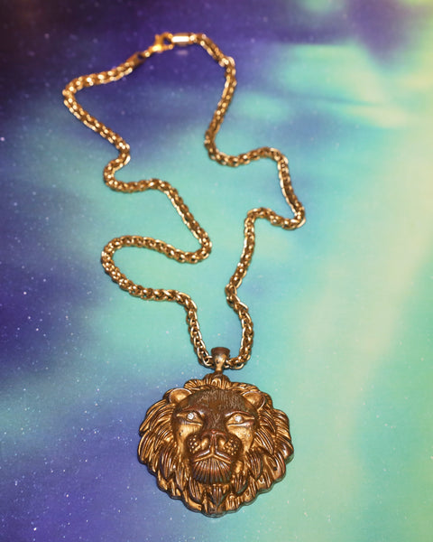 Collier pendentif lion