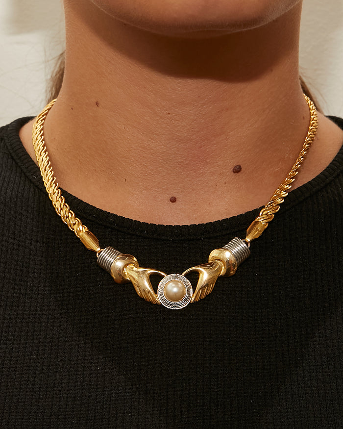 Collier Mains