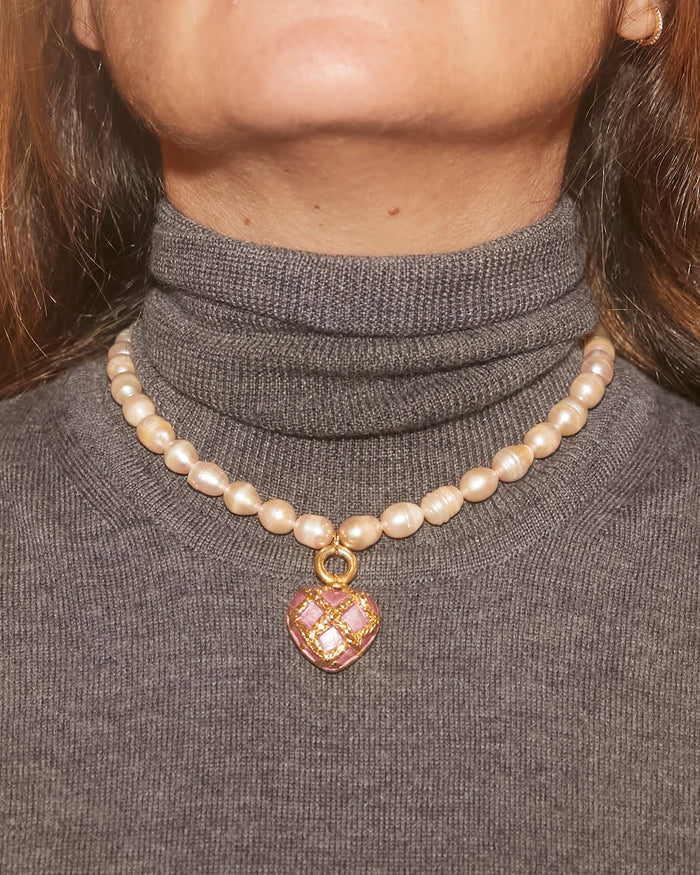 Collier en perles et pendentif cœur