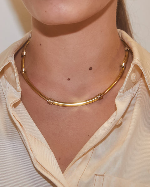 Collier doré articulé