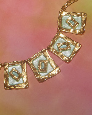 Collier céladon