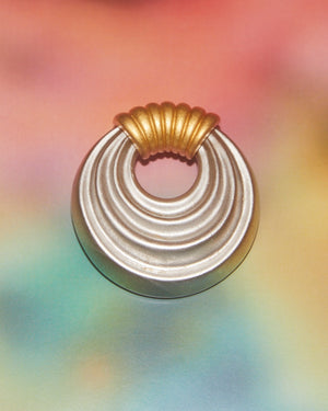 Broche dorée et argentée
