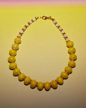 Collier perles jaunes